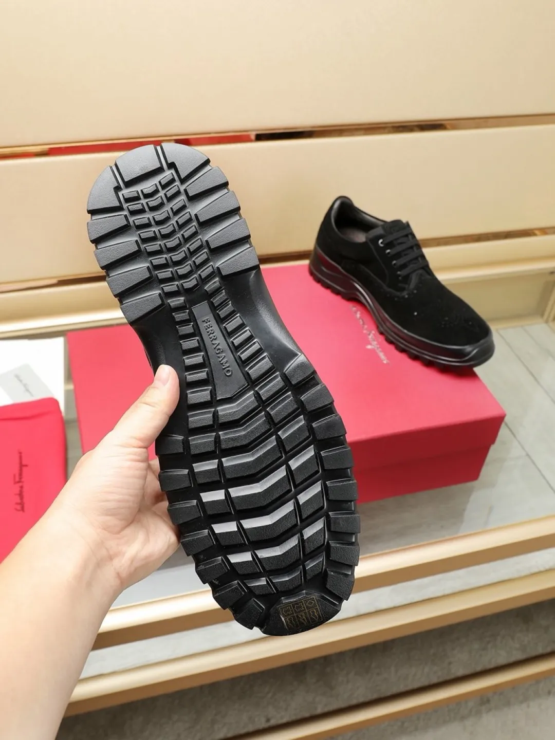 Factory P680💰🔥《Ferragamo》👏Latest•High-end top brand luxury~purchasing agent, top~quality. New fashionable business men's shoes 🔜The uppers are made of original first-layer open-edge beaded cowhide➕cowhide·lining, with fine workmanship. The original stylish and soft combination wear-resistant and non-slip outsole is light and comfortable on the feet. The real thing looks better in real photos. Number of yards: 38--44 (45 and 46 can be customized)